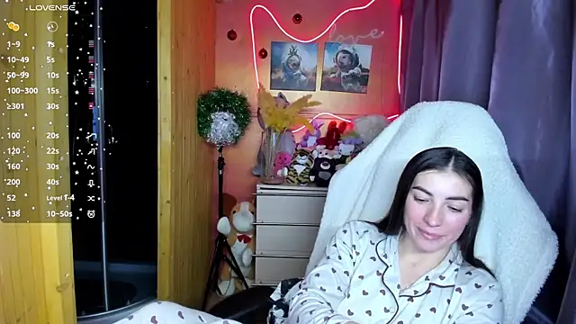 Fiery Brunette  online show from December 2025 01:52:02 PM