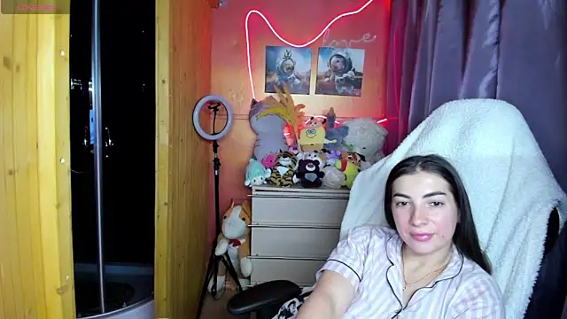 Fiery Brunette  online show from March 2026 11:43:02 AM