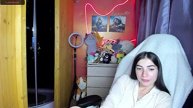 Snapshot of Fiery_Brunette_ chatting on May 2026 06:36:02 PM Fiery Brunette online show from May 2026 06:36:02 PM
