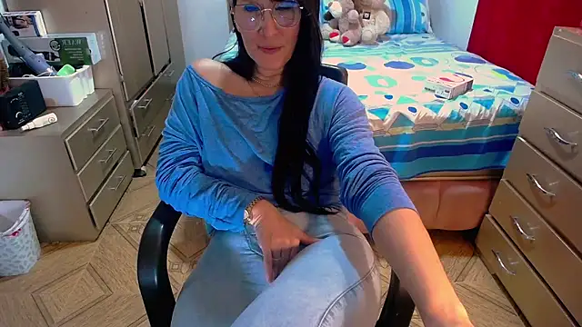 BitterMomXxx online show from February 2025 02:59:01 AM