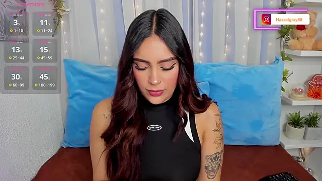 HazzelGray online show from October 2025 03:32:01 PM