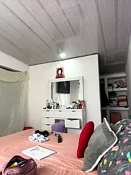 Snapshot of hannahb-e chatting on October 2025 02:35:02 PM hannahb-e online show from October 2025 02:35:02 PM