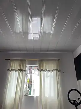 Snapshot of hannahb-e chatting on November 2025 03:23:02 PM hannahb-e online show from November 2025 03:23:02 PM