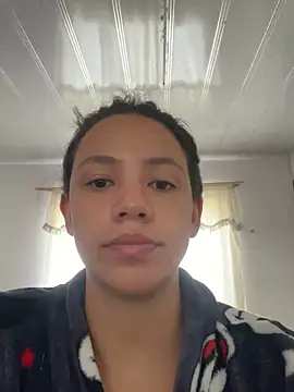 Snapshot of hannahb-e chatting on December 2025 01:39:01 PM hannahb-e online show from December 2025 01:39:01 PM