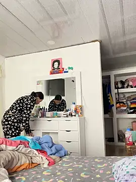 hannahb-e online show from April 2026 03:00:01 PM