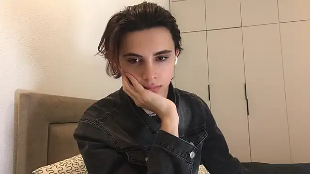 k0sta  online show from December 2024 05:42:02 AM