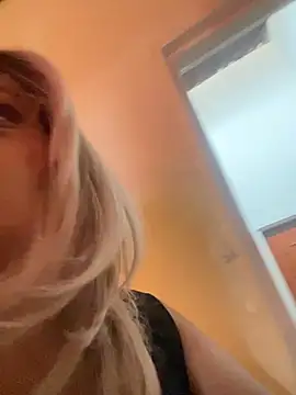 Snapshot of _samara chatting on September 2025 12:06:01 PM samara online show from September 2025 12:06:01 PM