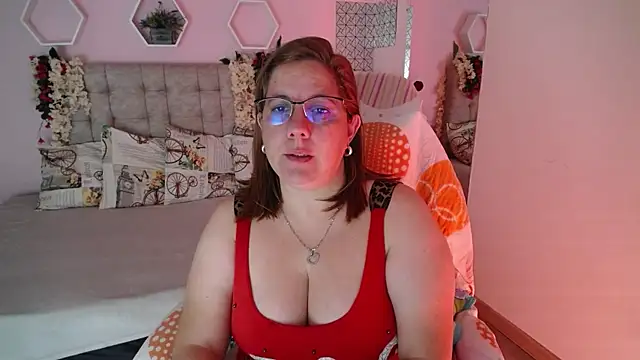 Snapshot of katie_joness_ chatting on January 2025 12:42:01 PM katie joness  online show from January 2025 12:42:01 PM