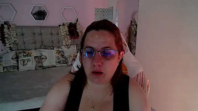 Snapshot of katie_joness_ chatting on January 2025 02:14:01 PM katie joness  online show from January 2025 02:14:01 PM