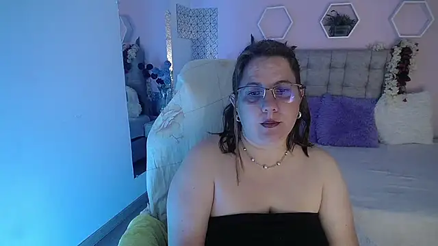 Snapshot of katie_joness_ chatting on February 2025 12:26:02 PM katie joness  online show from February 2025 12:26:02 PM