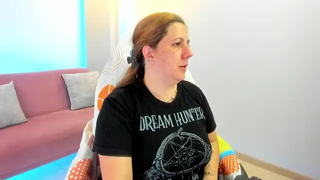 Snapshot of katie_joness_ chatting on September 2025 01:05:02 PM katie joness  online show from September 2025 01:05:02 PM