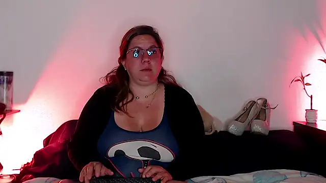 Snapshot of katie_joness_ chatting on October 2025 09:30:02 AM katie joness  online show from October 2025 09:30:02 AM