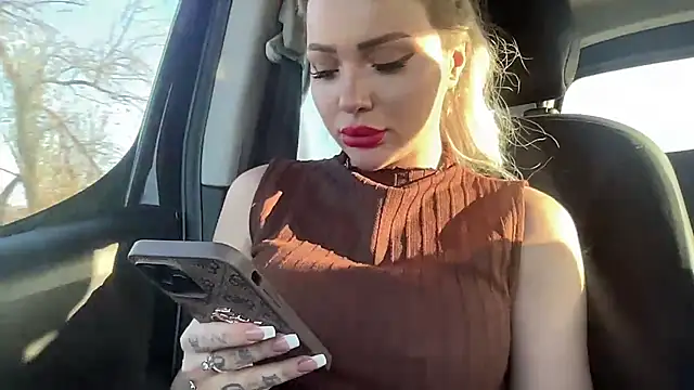 Snapshot of petitebeauty chatting on December 2025 01:09:01 PM petitebeauty online show from December 2025 01:09:01 PM