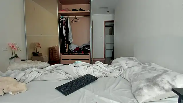 Snapshot of dulcey_john chatting on November 2025 09:31:01 AM dulcey john online show from November 2025 09:31:01 AM