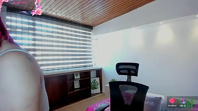 victoria mooree online show from April 2026 03:38:02 PM