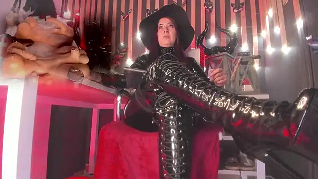 Snapshot of shaaroon_gold chatting on March 2025 06:08:01 AM shaaroon gold online show from March 2025 06:08:01 AM