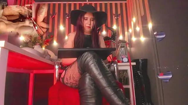 Snapshot of shaaroon_gold chatting on March 2025 09:16:01 PM shaaroon gold online show from March 2025 09:16:01 PM