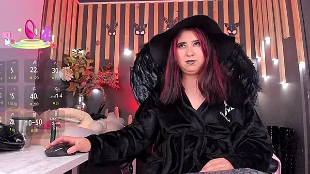 Snapshot of shaaroon_gold chatting on September 2025 08:42:01 PM shaaroon gold online show from September 2025 08:42:01 PM