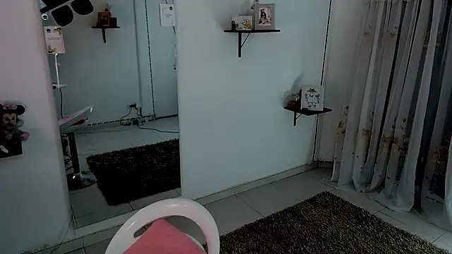 lollita 23  online show from December 2025 07:52:02 PM