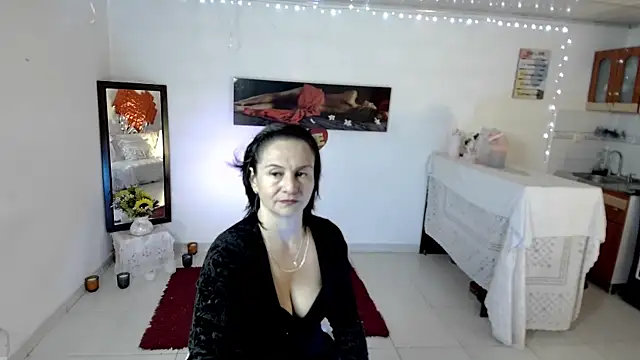 lollita 23  online show from June 2026 07:56:01 PM