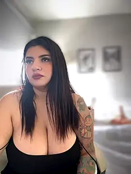 Snapshot of horny_roomiess chatting on October 2025 01:56:01 PM horny roomiess online show from October 2025 01:56:01 PM