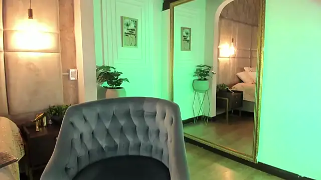 Victoria-Harper online show from February 2025 12:11:01 PM