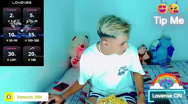 Liamscott  online show from December 2024 03:47:02 AM