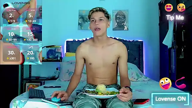 Liamscott  online show from November 2025 08:54:02 PM