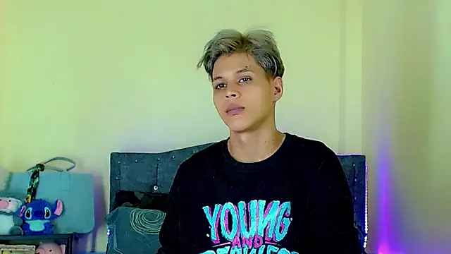 Liamscott  online show from April 2026 06:45:01 PM