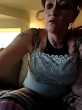 renegade vyxxen online show from November 2025 02:21:01 AM