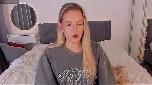 CassieRayss online show from December 2025 07:47:02 AM