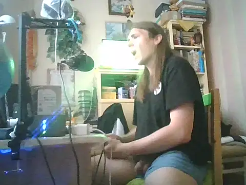 Snapshot of Davideksexy chatting on June 2026 06:31:01 PM Davideksexy online show from June 2026 06:31:01 PM