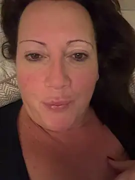 Snapshot of xsexycurvymilf chatting on December 2024 06:36:01 AM xsexycurvymilf online show from December 2024 06:36:01 AM