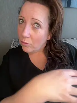 Snapshot of xsexycurvymilf chatting on February 2025 09:57:02 AM xsexycurvymilf online show from February 2025 09:57:02 AM