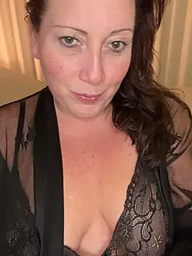 Snapshot of xsexycurvymilf chatting on February 2025 03:08:01 PM xsexycurvymilf online show from February 2025 03:08:01 PM