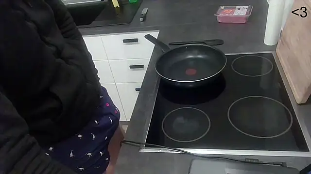 Snapshot of Bonkoleus chatting on December 2025 07:52:02 PM Bonkoleus online show from December 2025 07:52:02 PM