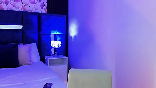 Amareto  online show from November 2025 11:43:02 AM