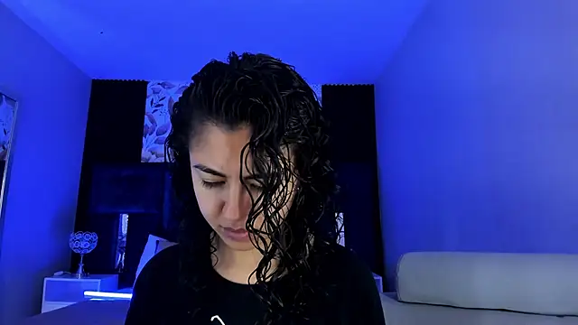 Amareto  online show from April 2026 09:23:01 AM