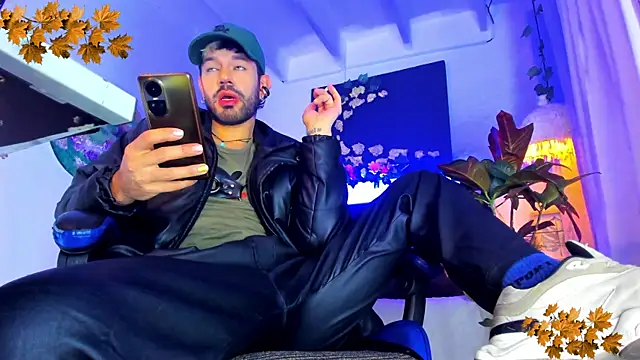 LatinMilk  online show from November 2025 11:16:02 PM