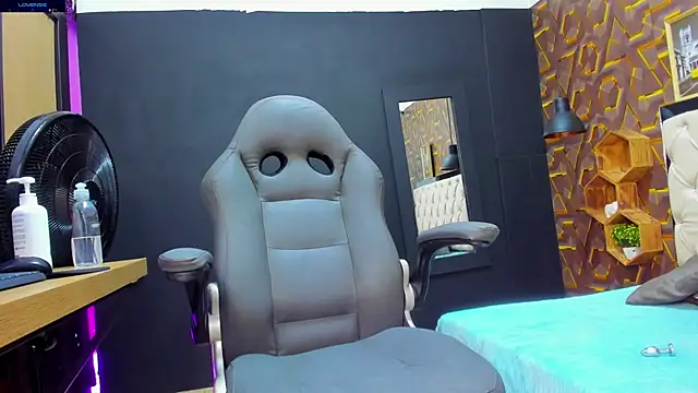 Snapshot of deyy_madissonn chatting on January 2025 07:53:02 PM deyy madissonn online show from January 2025 07:53:02 PM