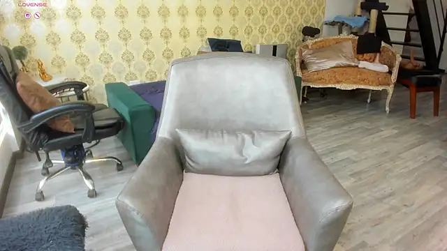 Snapshot of _angelina_class_7 chatting on October 2025 02:51:02 PM angelina class 7 online show from October 2025 02:51:02 PM