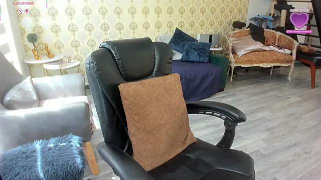 Snapshot of _angelina_class_7 chatting on October 2025 03:30:02 PM angelina class 7 online show from October 2025 03:30:02 PM