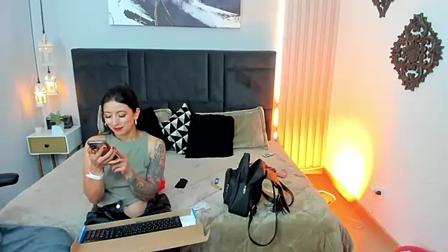 kira moon   online show from March 2026 09:07:01 PM