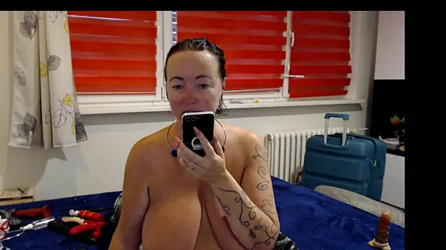 Snapshot of Alexie33 chatting on June 2026 07:14:02 AM Alexie33 online show from June 2026 07:14:02 AM