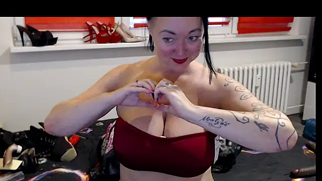 Snapshot of Alexie33 chatting on July 2026 11:31:02 AM Alexie33 online show from July 2026 11:31:02 AM