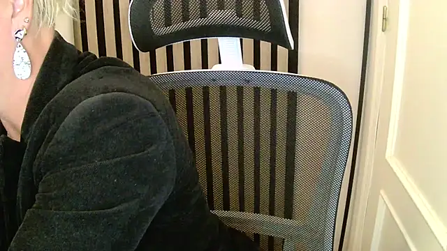 xxNoeliaxx online show from November 2025 07:43:01 AM