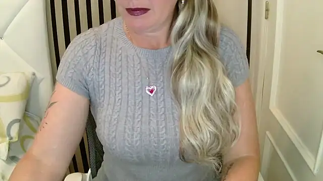 xxNoeliaxx online show from March 2026 08:42:02 AM