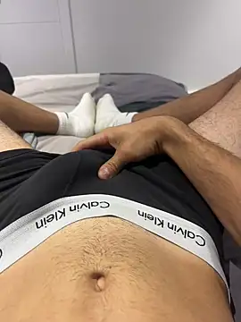 h0rnyguy001 online show from September 2025 05:56:01 AM