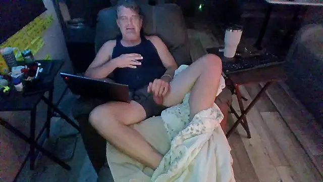 Snapshot of lateniter chatting on October 2025 12:06:02 PM lateniter online show from October 2025 12:06:02 PM