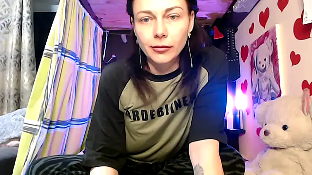 HarleyQuinn 69 online show from March 2025 08:00:01 PM